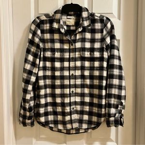 American Eagle flannel button down plaid shirt